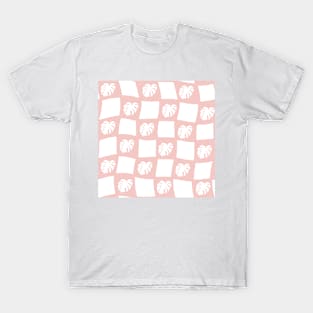 Large Monstera Deliciosa Leaf Checker Board - pastel blush pink T-Shirt